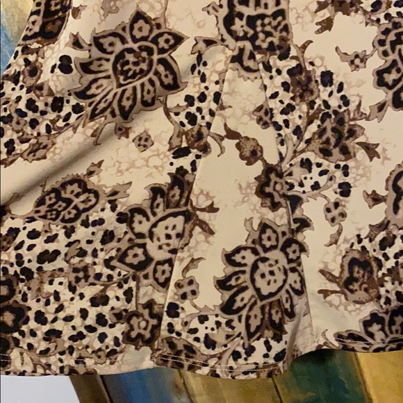 Fun and versatile stretch skirt. - Picture 2 of 2